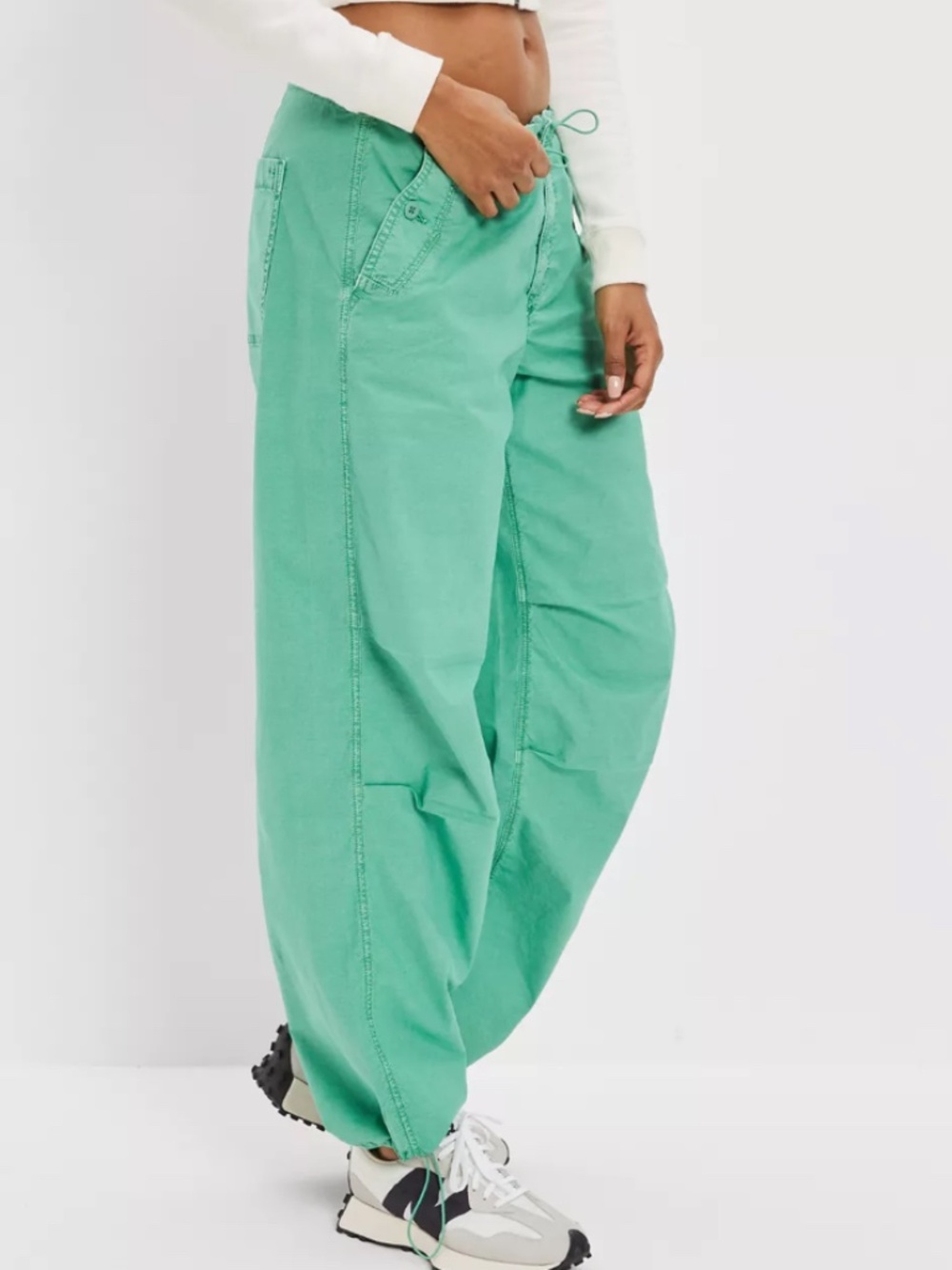 AE Snappy Stretch Low-Rise Parachute Pant Size M NWOT - Picture 2 of 13